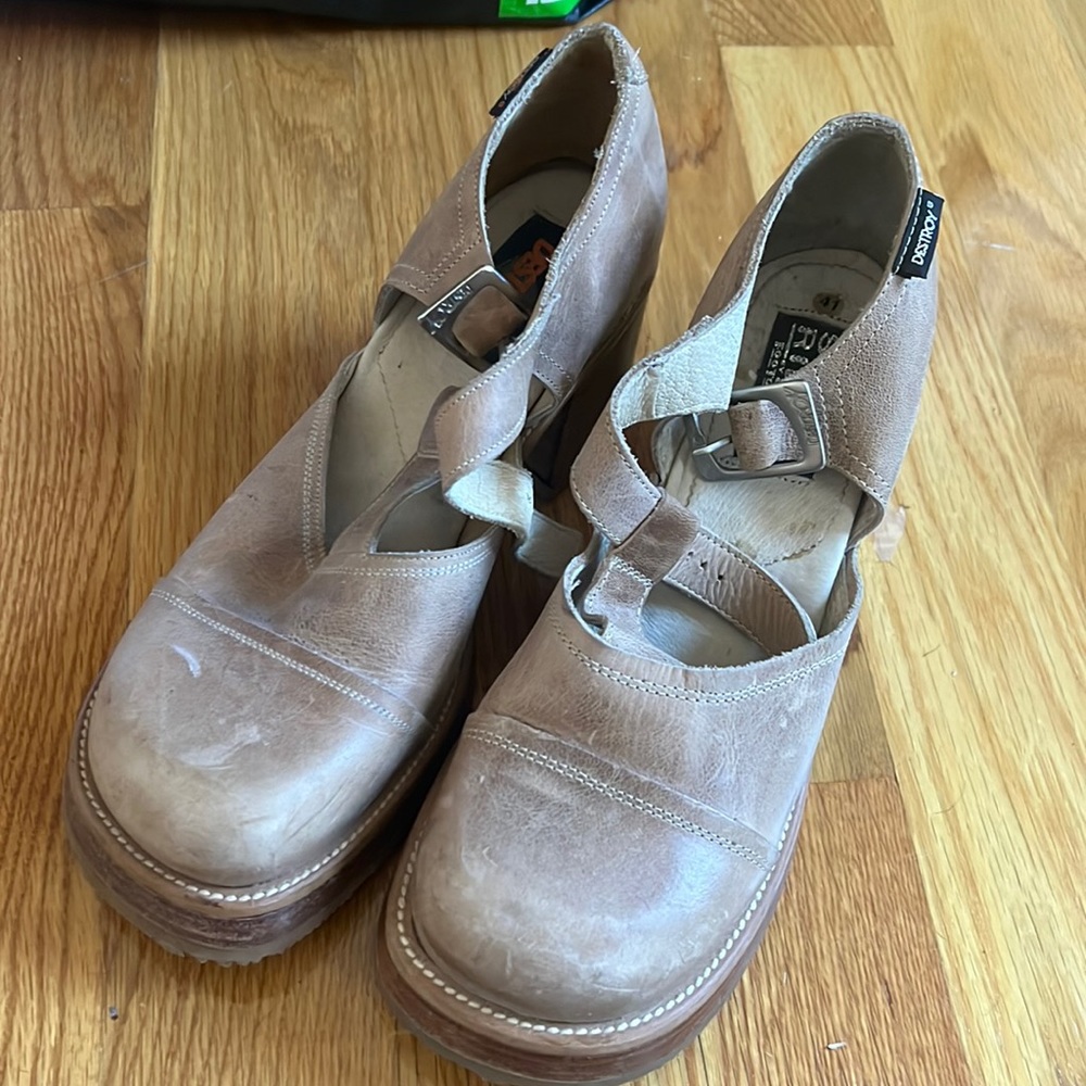 Destroy mary Jane platform shoes from early 2000’s